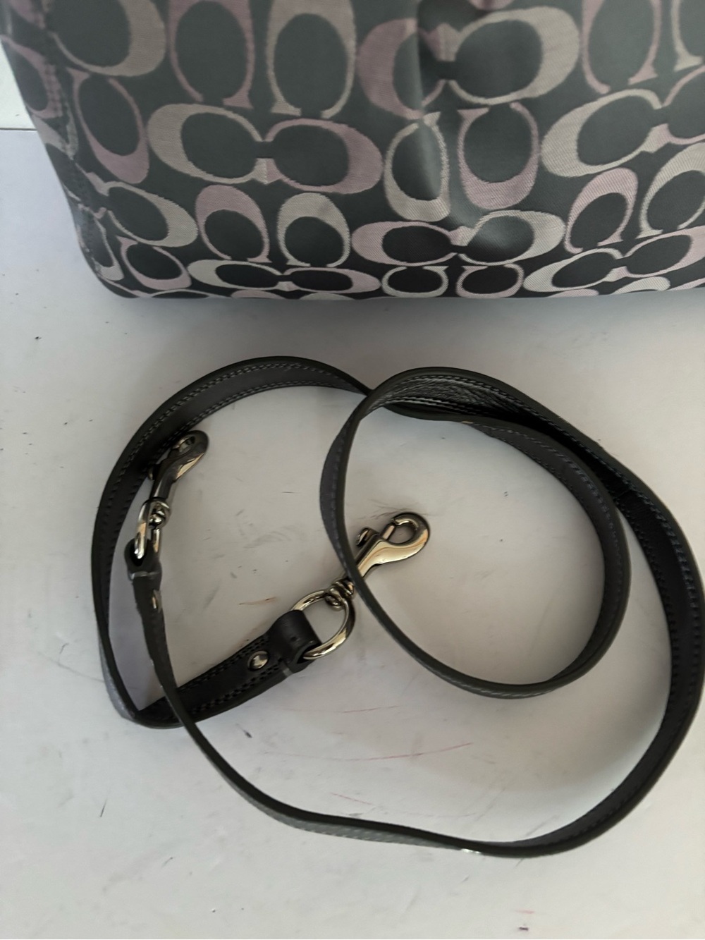 Like new Coach Ashley crossbody bag - Picture 5 of 12